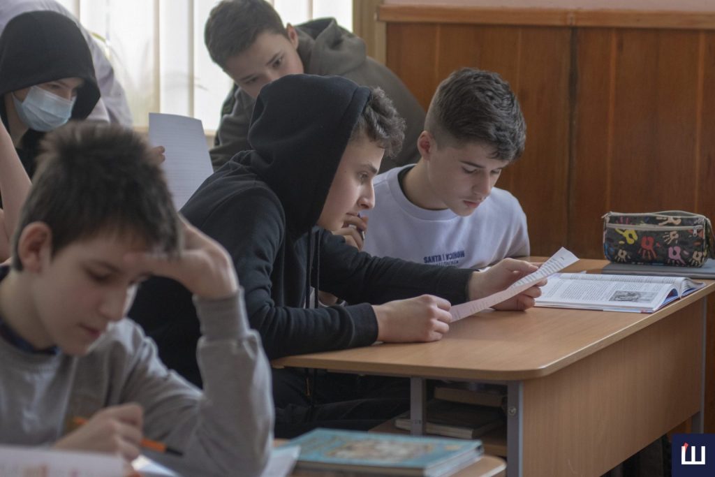 На Буковині просять дозволити «неНУШівським» дев’ятикласникам завершити навчання у своїх школах