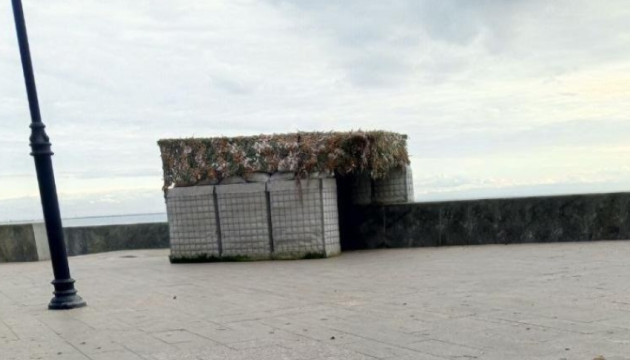 У Євпаторії росіяни облаштовують вогневі позиції на набережній – партизани