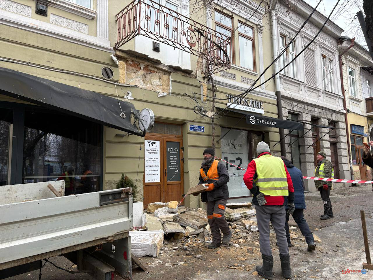 У Чернівцях на Героїв Майдану обвалився балкон